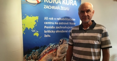 ROZHOVOR: Stále jsme ve stádiu získávání důvěry, říká ředitel ZOO Brno Martin Hovorka o programu KURA KURA ROZHOVOR: Stále jsme ve stádiu získávání důvěry, říká ředitel ZOO Brno Martin Hovorka o programu KURA KURA