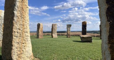 Magie kamene: Moravský Stonehenge láká turisty i hledače energií