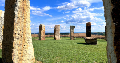 Magie kamene: Moravský Stonehenge láká turisty i hledače energií Magie kamene: Moravský Stonehenge láká turisty i hledače energií